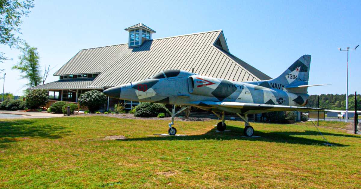 melfa va travel guide. melfa airport. photo by rick huey