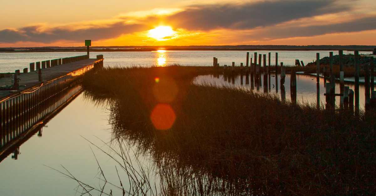 sunset-at-marina-chincoteague-va-2. photo by rick huey